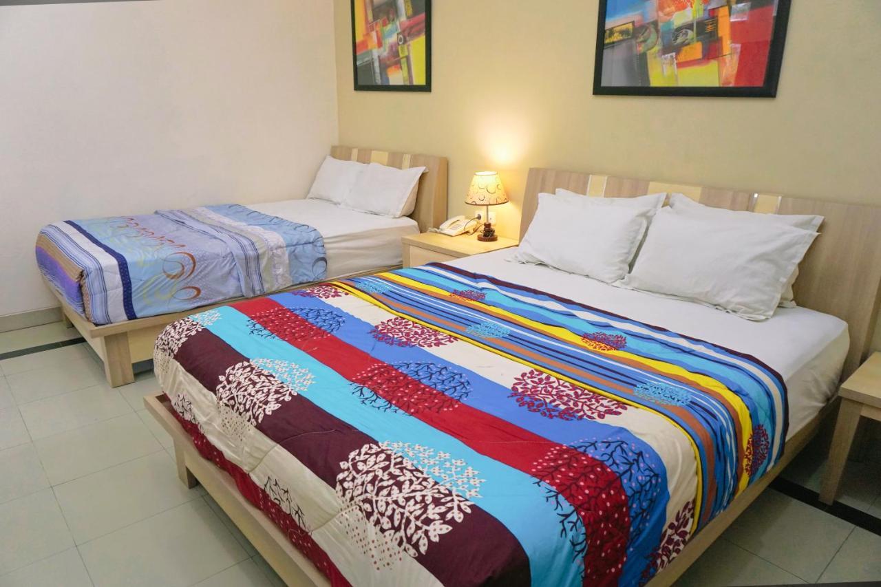 Musdalifah Hotel Sumenep Экстерьер фото