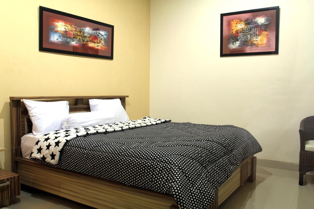 Musdalifah Hotel Sumenep Экстерьер фото