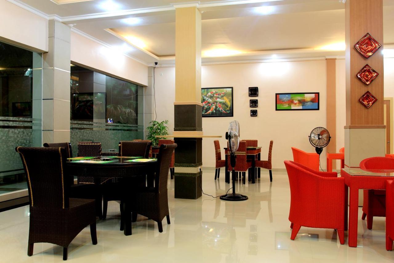 Musdalifah Hotel Sumenep Экстерьер фото