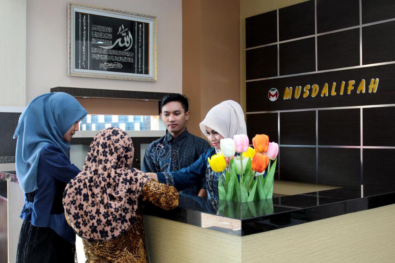 Musdalifah Hotel Sumenep Экстерьер фото