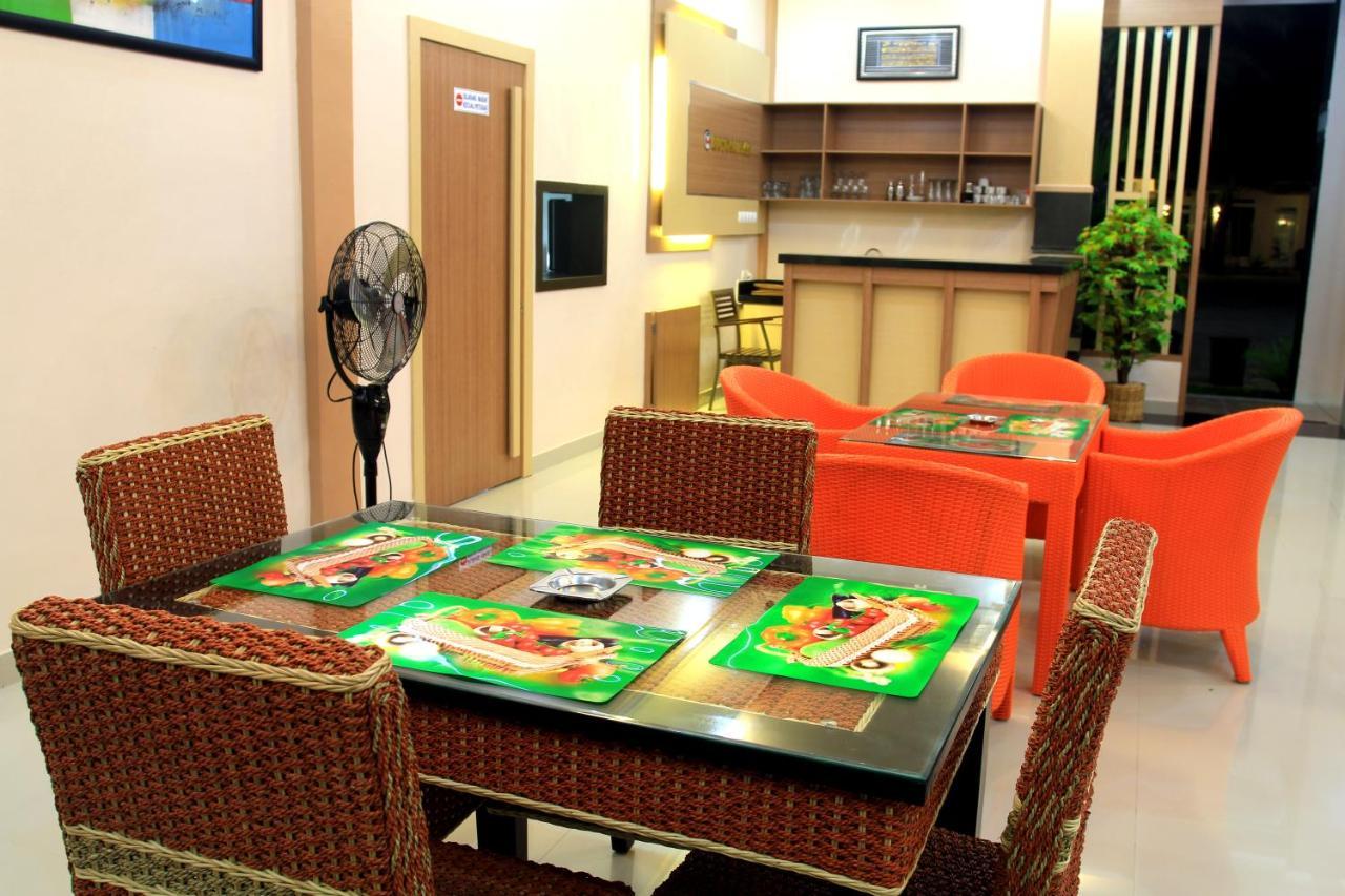 Musdalifah Hotel Sumenep Экстерьер фото